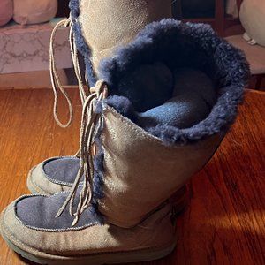 Ugg Boots tan and brown lace up size 9
